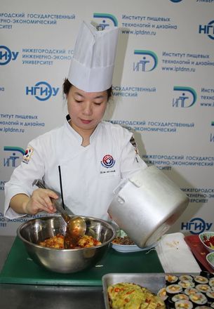 Корейские повара научили нижегородских студентов готовить национальные блюда (ФОТО) - фото 30
