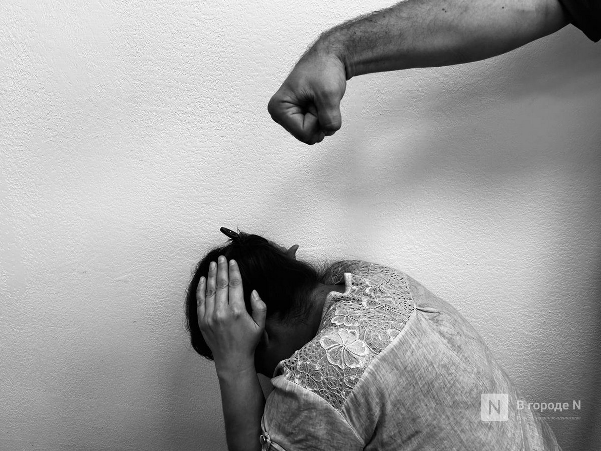 Нижегородка стала жертвой домашнего насилия после знакомства в интернете