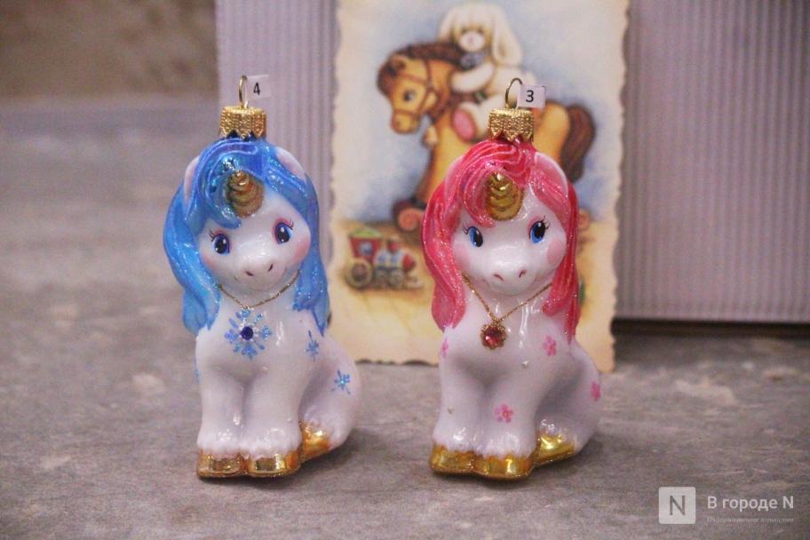 Волшебство в стекле: фоторепортаж с фабрики елочных игрушек в Нижнем Новгороде