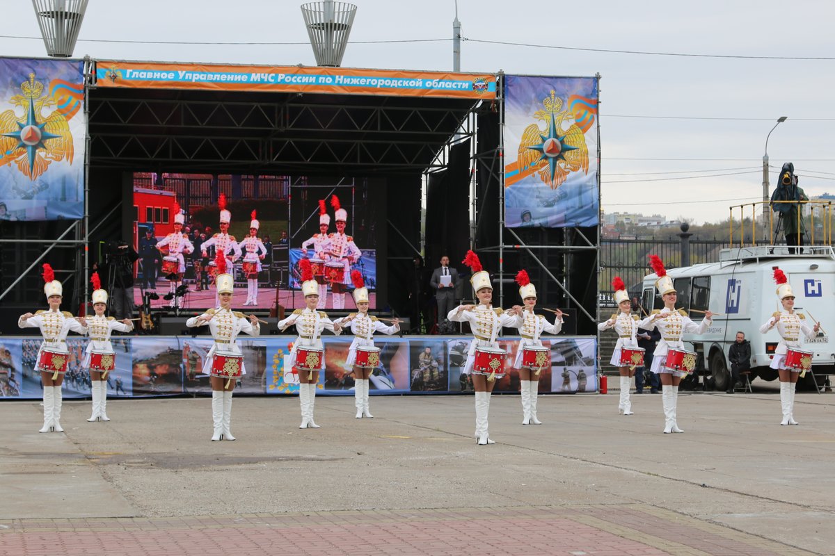 Грандиозным праздником отметили в Нижнем Новгороде 370-летие пожарной охраны России - фото 11