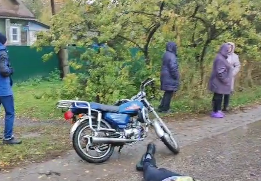 Мужчина скончался в результате падения с мопеда в Городецком районе - фото 1
