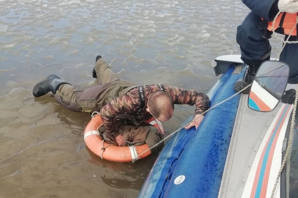 Рыбака спасли на Волге в Воротынском районе - фото 1