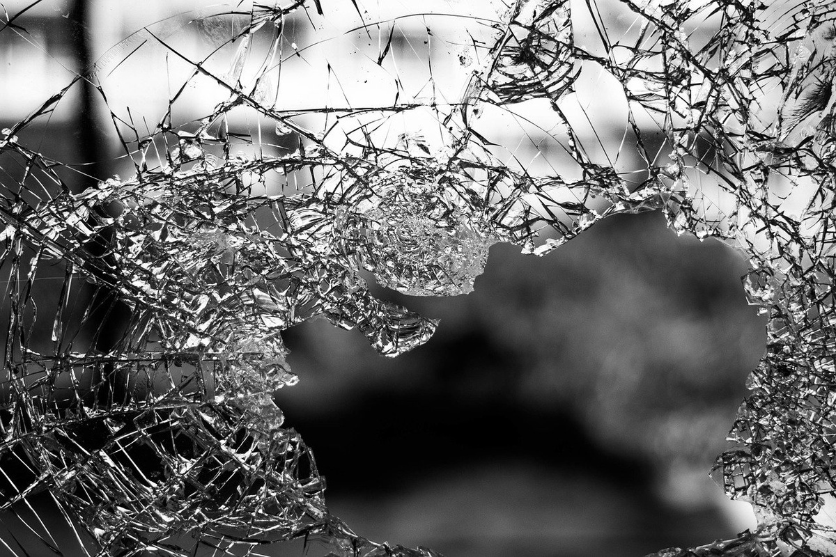 Водитель иномарки погиб при столкновении с припаркованным ВАЗом в Урене - фото 1