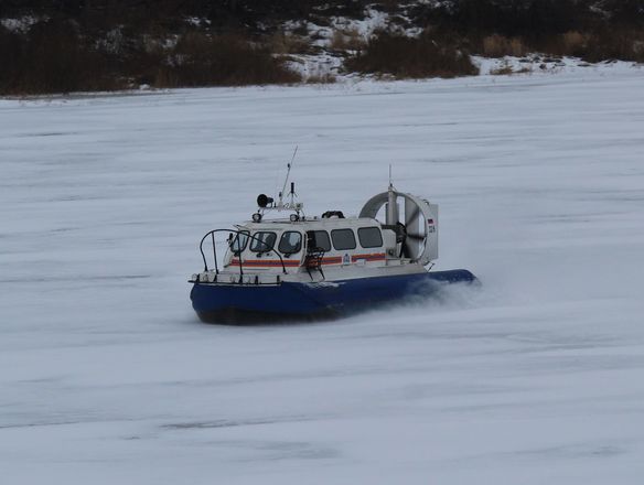 По тонкому льду: сотрудники нижегородской ГИМС предупредили рыбаков об опасности - фото 27