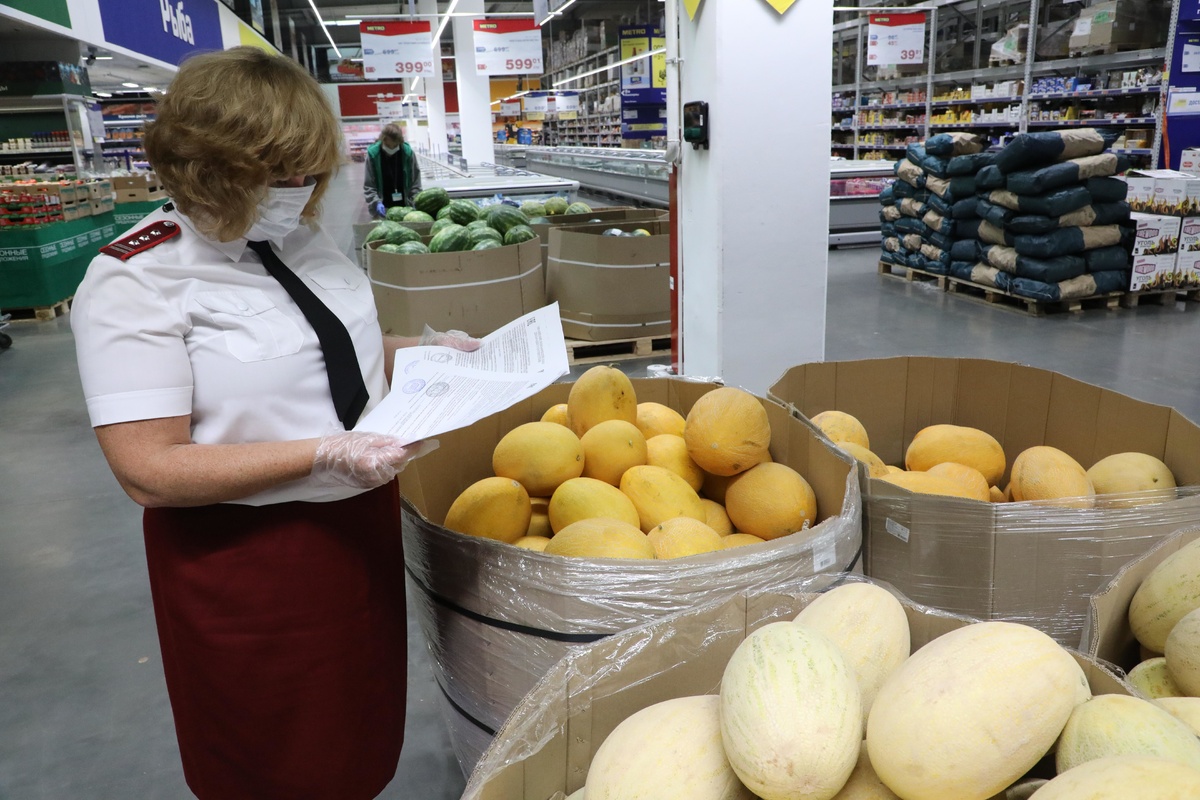 Более 100 кг опасных овощей и фруктов снято с реализации в Нижегородской области - фото 1