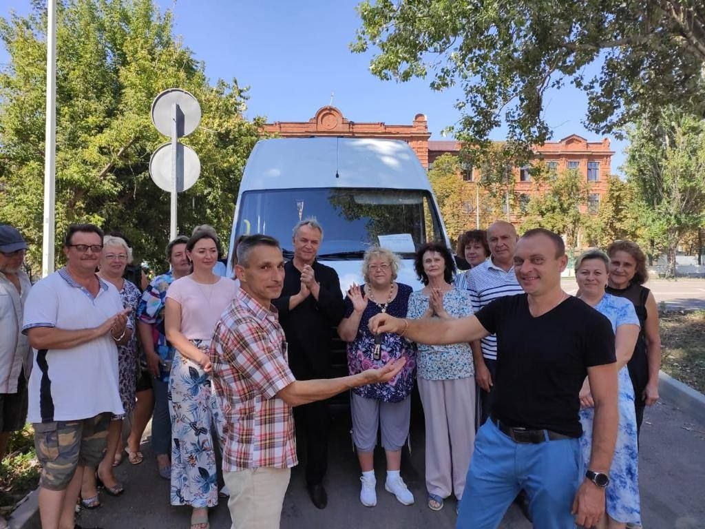 Нижегородская область передала автобус драмтеатру в Мариуполе - фото 1