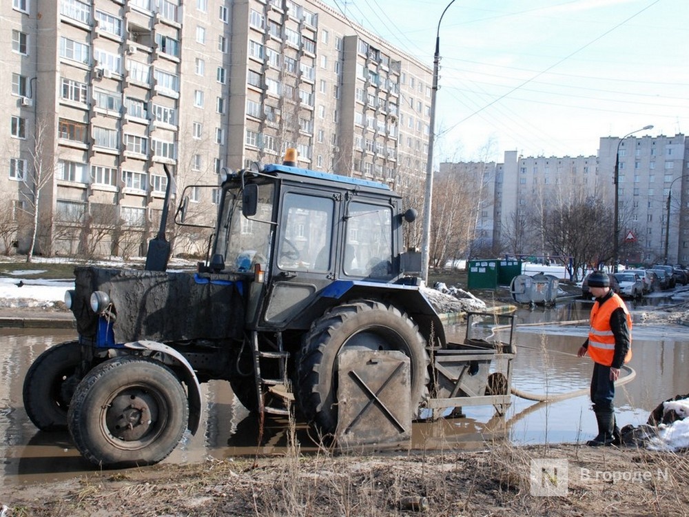 Нижегородский тракторист получил тяжелые травмы после взрыва колеса - фото 1