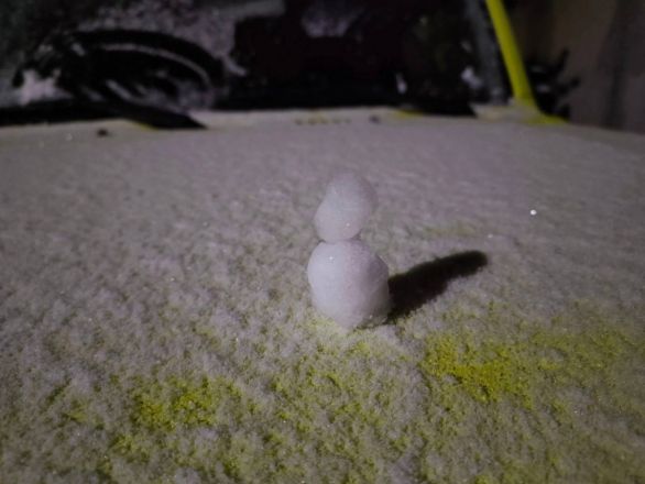 Нижегородцы делятся фотографиями первого снега и лепят снеговиков - фото 8