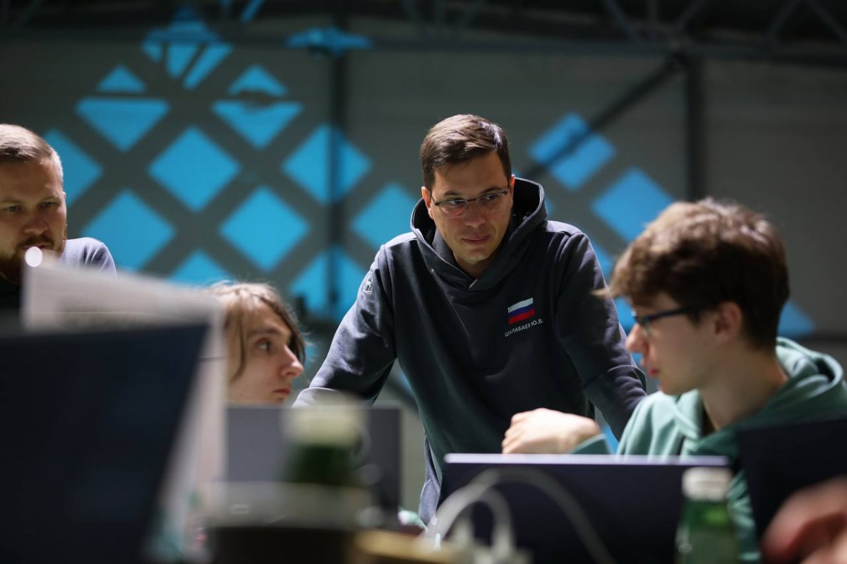 Мэр Нижнего Новгорода посетил марафон второго хакатона &laquo;GORKYCODE&raquo; - фото 1