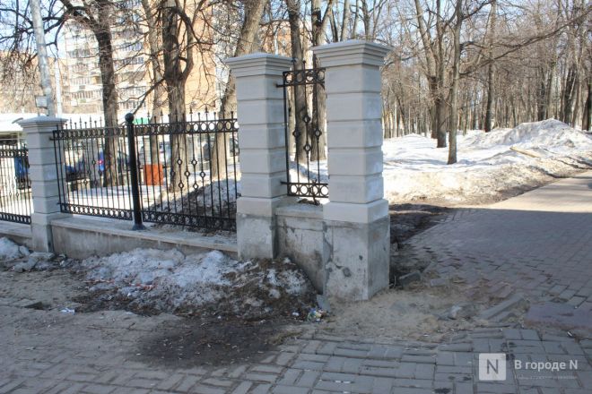 Ржавые урны и разбитая плитка: как пережили зиму знаковые места Нижнего Новгорода - фото 66