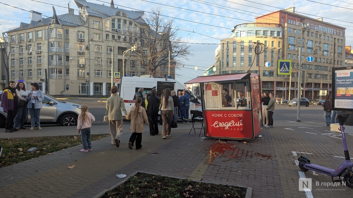 Одна из девушек, пострадавших в ДТП у парка Пушкина, остается в больнице - фото 1