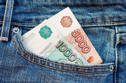 Всех российских работодателей обязали увеличить зарплаты на уровень инфляции с февраля