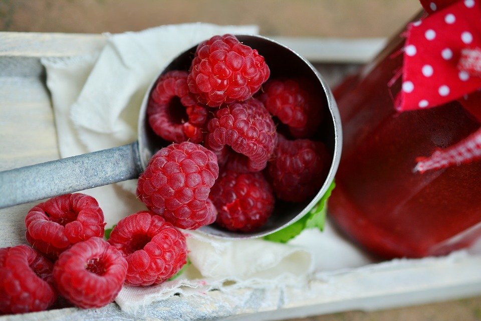 Малина, ежевика, смородина: как правильно выбирать и хранить любимые летние ягоды - фото 2
