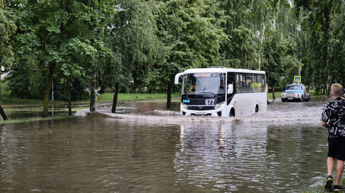 Улицы Сарова затопило после сильнейшего ливня 22 июня - фото 1