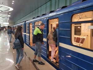 На станции метро «Стрелка» заработала сотовая связь