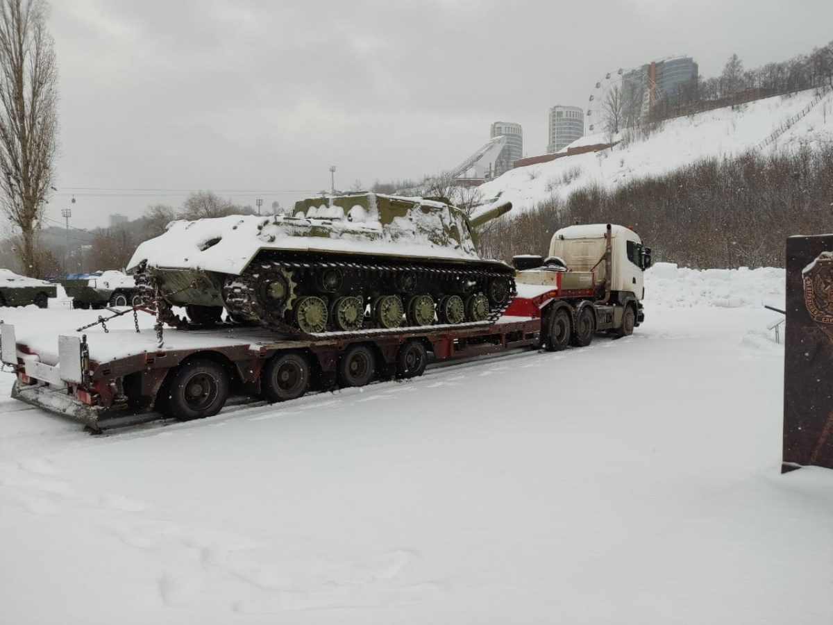 Самоходно-артиллерийскую установку &laquo;Зверобой&raquo; разместили в Нижнем Новгороде - фото 1