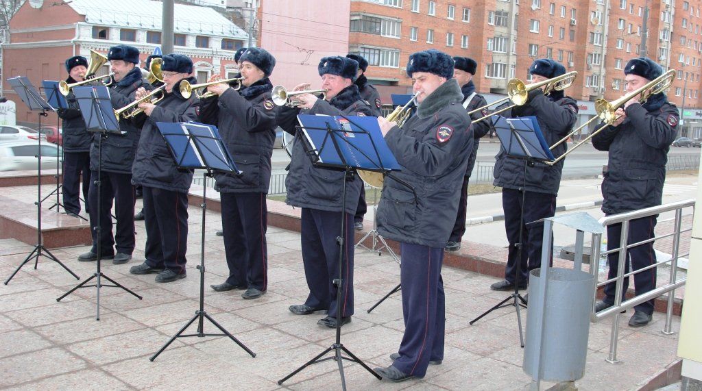 Музыка полиция. Оркестр полиции Нижний Новгорода. Оркестр полиции. Музыкальная полиция. Оркестр у метро Горьковская.