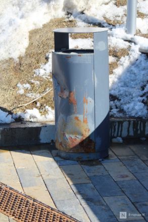 Ржавые урны и разбитая плитка: как пережили зиму знаковые места Нижнего Новгорода - фото 67