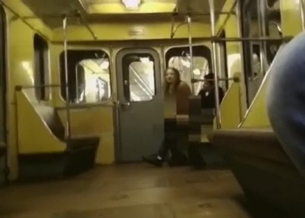 Страстную нижегородскую пару будут судить за секс в метро