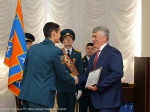 Сергей Белов вручил награды сотрудникам Госпожнадзора