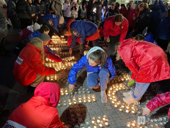 Нижегородцы снова зажгли свечи в память о жертвах теракта в &laquo;Крокусе&raquo; - фото 4