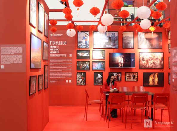 Фоторепортаж: выставка &laquo;АРТ МИР &mdash; 2026&raquo; открылась в Нижнем Новгороде - фото 164