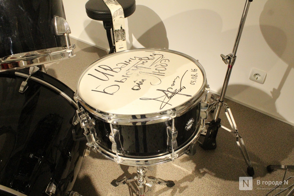 Гитара Высоцкого и барабан &laquo;Любэ&raquo;: музей музыки открылся в Нижнем Новгороде - фото 23