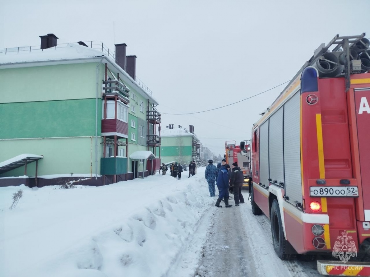 Страшный пожар из-за сигареты на Бору: одного спасли из огня, второй погиб - фото 1