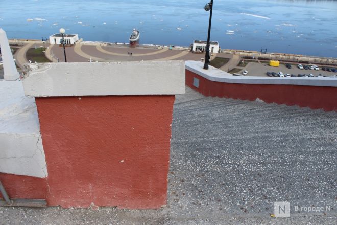 Трещит по швам: как выглядит центр Нижнего Новгорода после аномальной зимы — фоторепортаж - фото 58