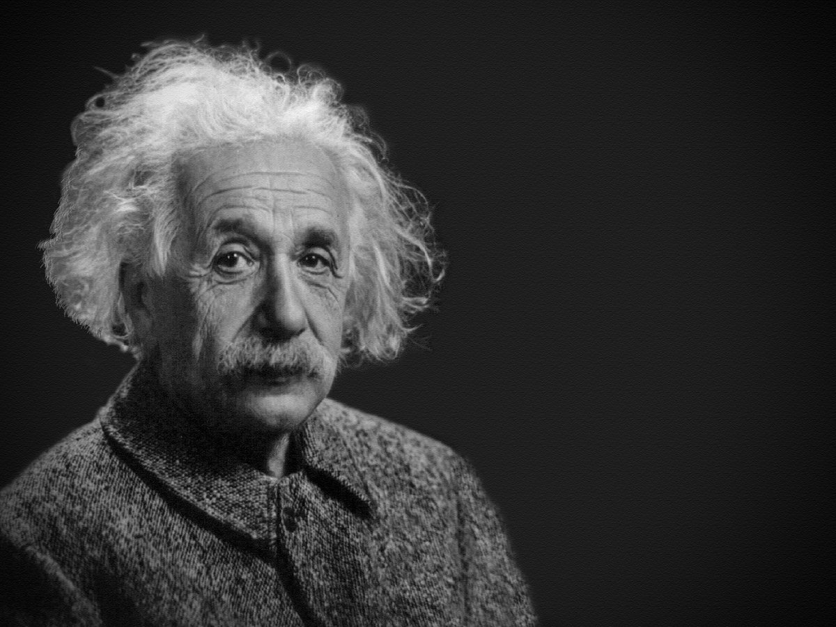 Почему Эйнштейн показал язык фотографу?