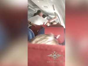 Пьяные мужчины подрались в самолете Пхукет – Нижний Новгород