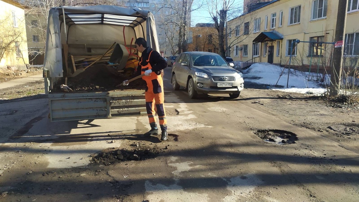 Ямочный ремонт проведен на трех дорогах Ленинского района