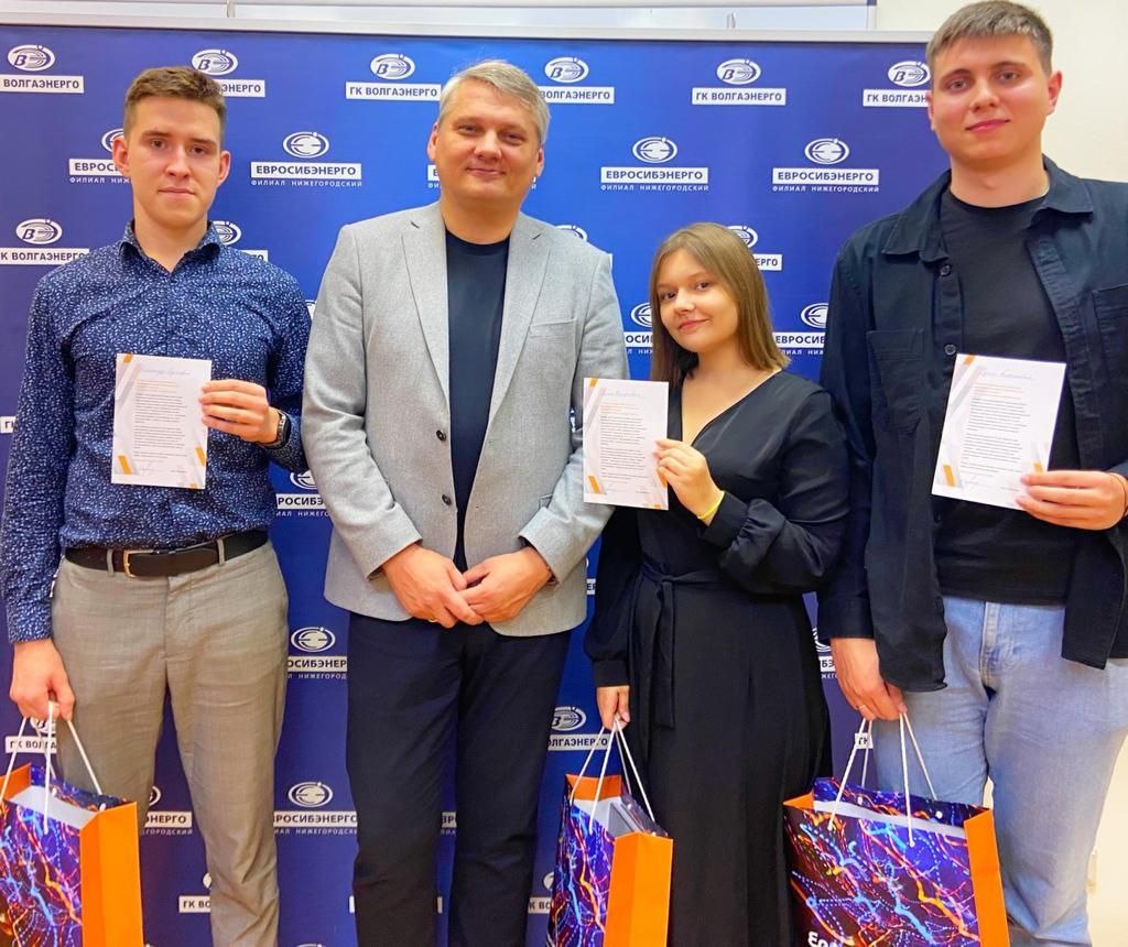 Четыре нижегородских студента получили поздравления от Олега Дерипаски - фото 1