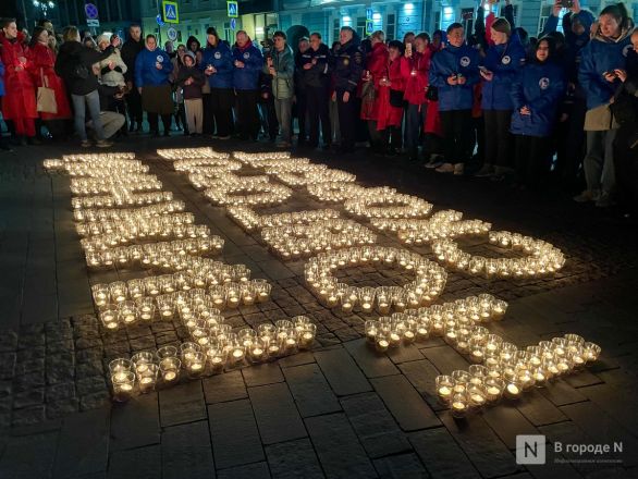 Нижегородцы снова зажгли свечи в память о жертвах теракта в &laquo;Крокусе&raquo; - фото 5