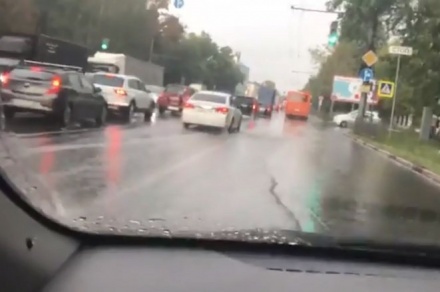 Нижегородские улицы затопило в последний день лета (ВИДЕО)