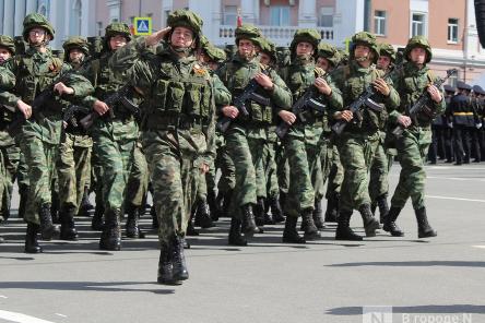 Парад и иммерсивное шоу: Нижний Новгород отметил День Победы