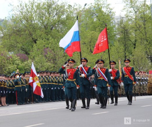 Фоторепортаж: парад в честь 80-й годовщины Победы прошел в Нижнем Новгороде - фото 152
